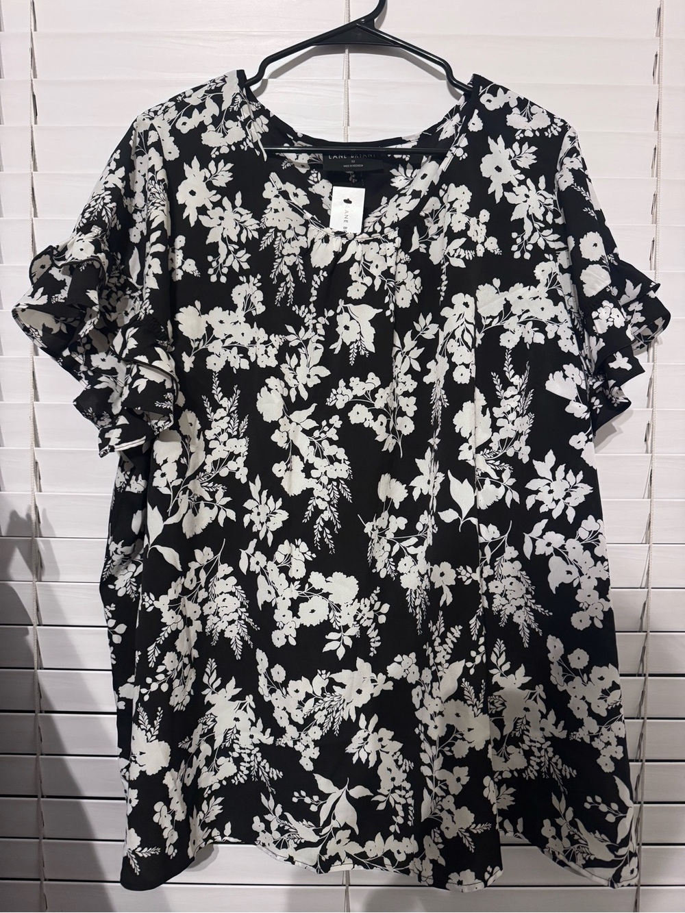 Lane Bryant Black and White Floral Ruffle-Sleeve Blouse - Picture 2 of 8